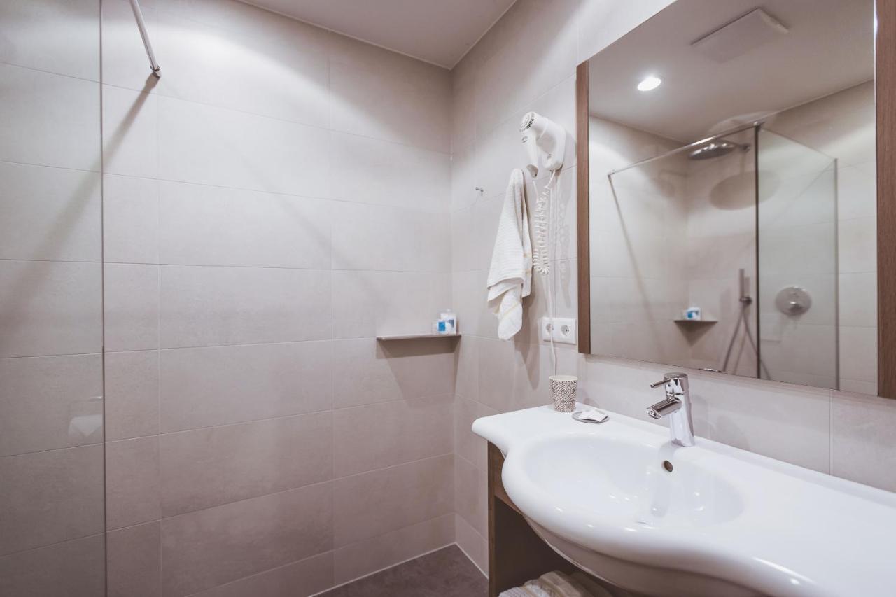 Hotel Bergland Cadipietra Bagian luar foto